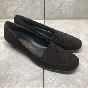 Salvatore Ferragamo black suede low heel 8.5 AA